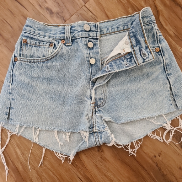Levis 8 Denim Low Waist Shorts | Ripped Denim Summer Shorts with Sides Slits - Picture 2 of 9